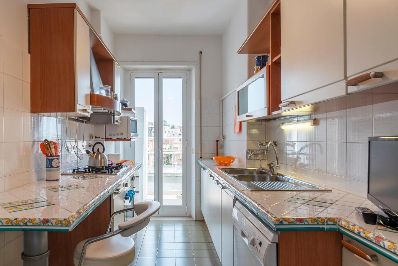 Roomy And Bright Apartment With Terrace Rzym Zewnętrze zdjęcie