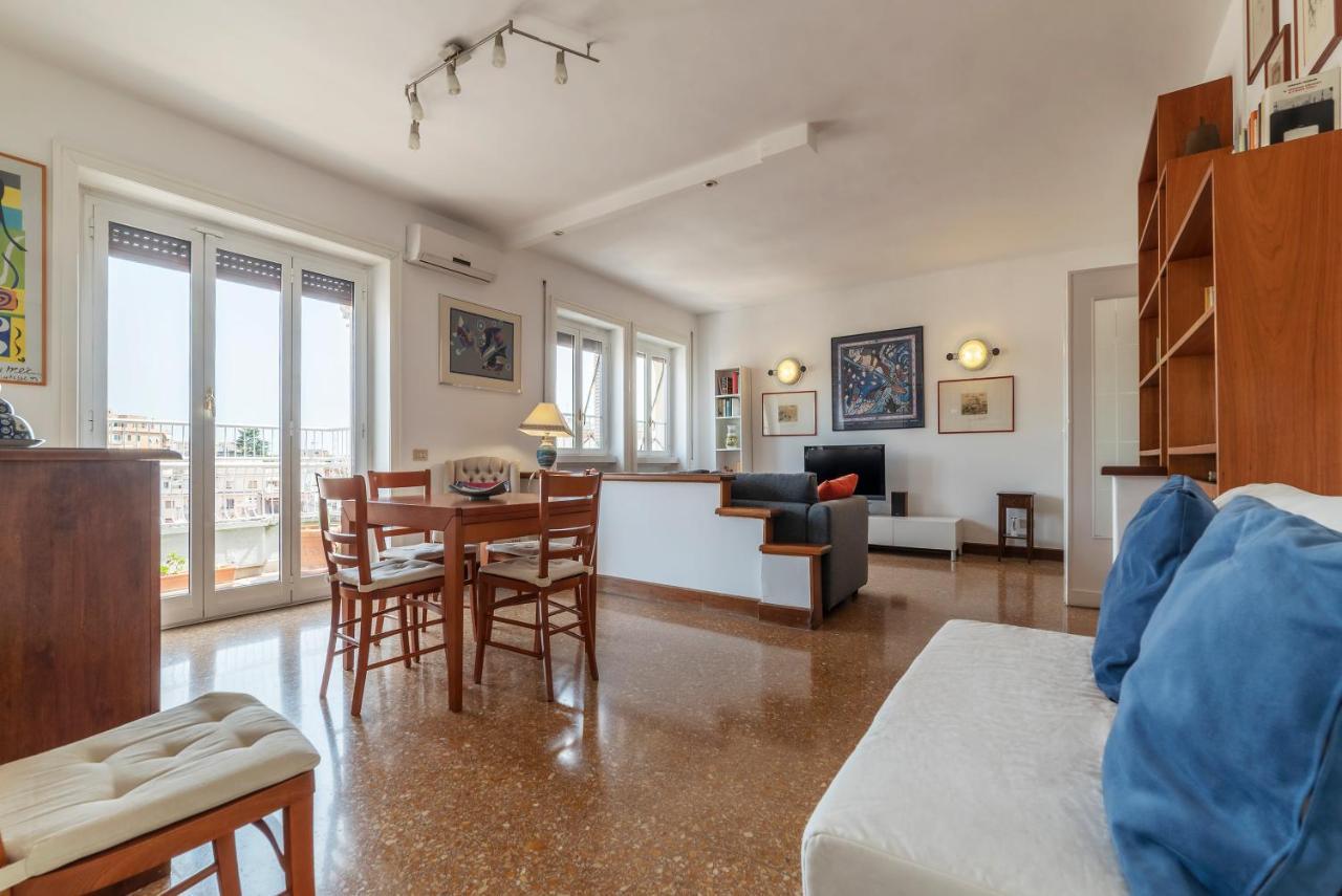 Roomy And Bright Apartment With Terrace Rzym Zewnętrze zdjęcie