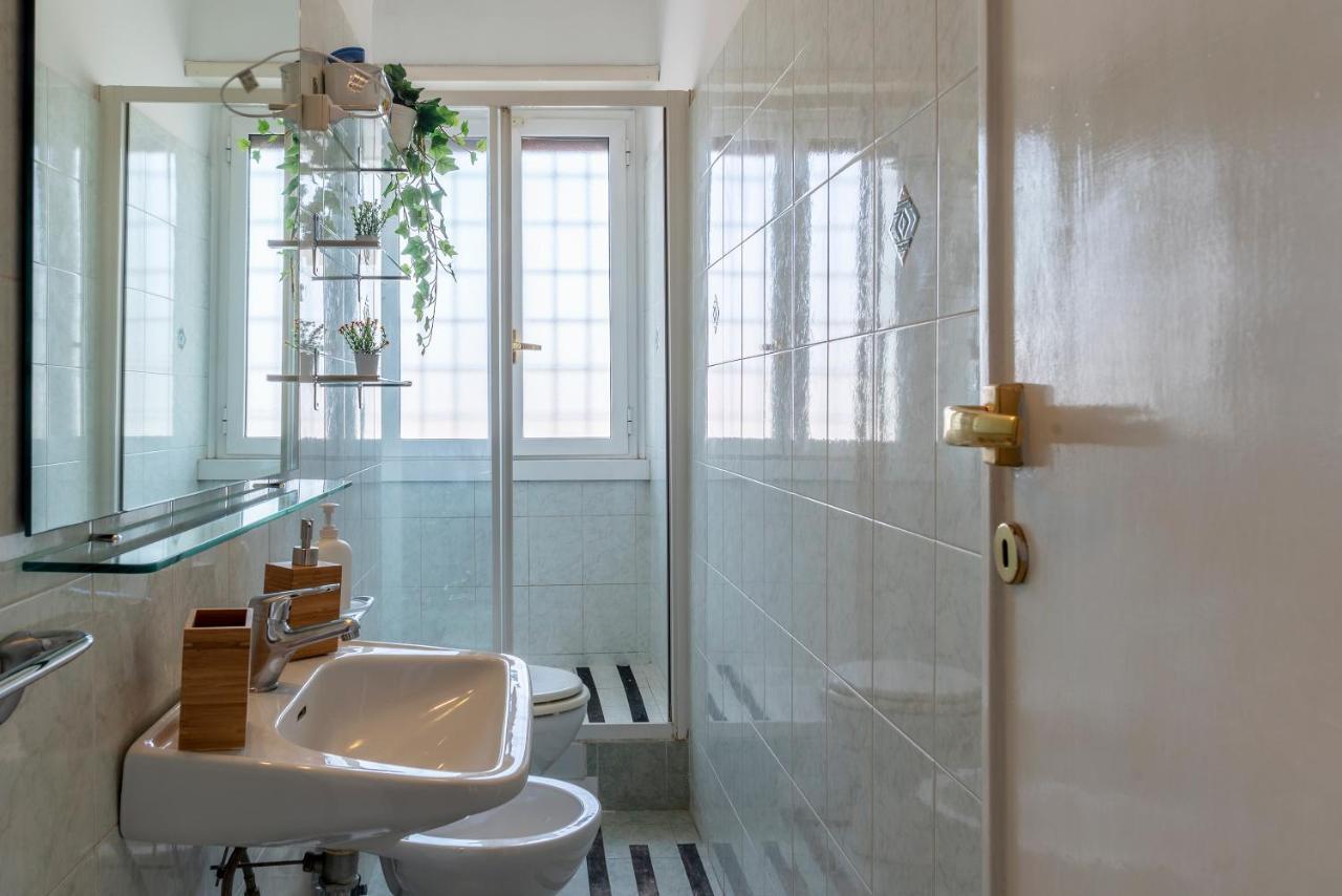 Roomy And Bright Apartment With Terrace Rzym Zewnętrze zdjęcie