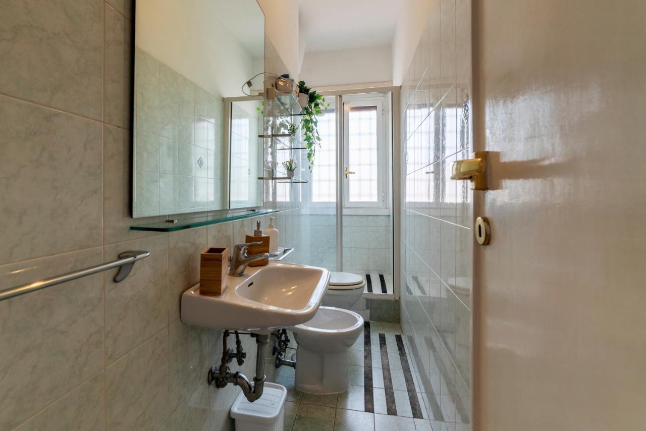 Roomy And Bright Apartment With Terrace Rzym Zewnętrze zdjęcie